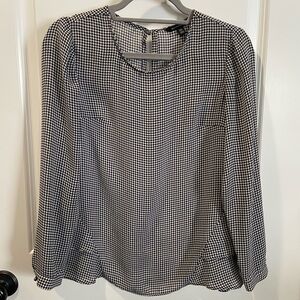Charming Banana Republic Houndstooth Blouse with Ruffled Hem